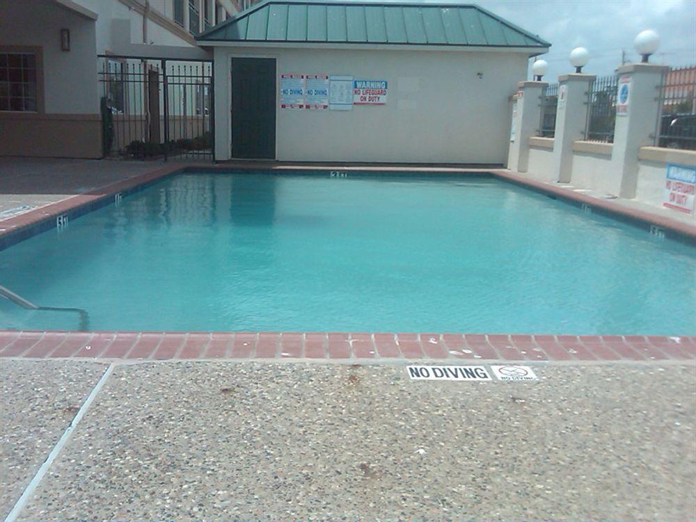 Baymont By Wyndham Galveston Hotel Exterior foto